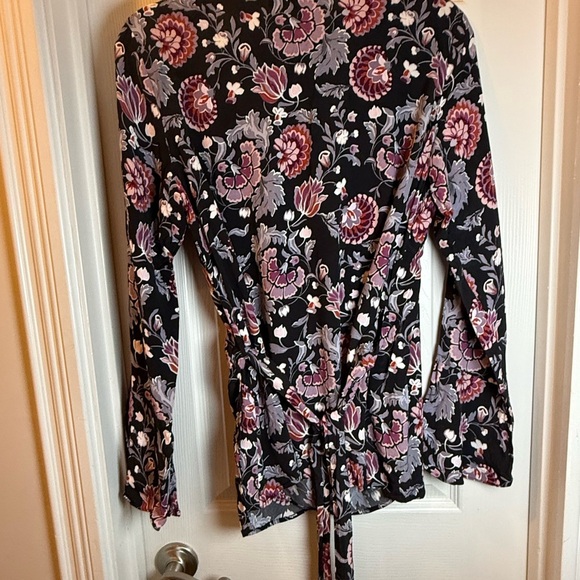Loft floral wrap blouse w/ flounce sleeve size M Work Going Out Cinch in waist - Picture 12 of 12